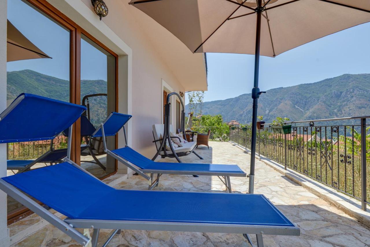Our Sunset Apartments With Pool And Sea View Kotor Kültér fotó