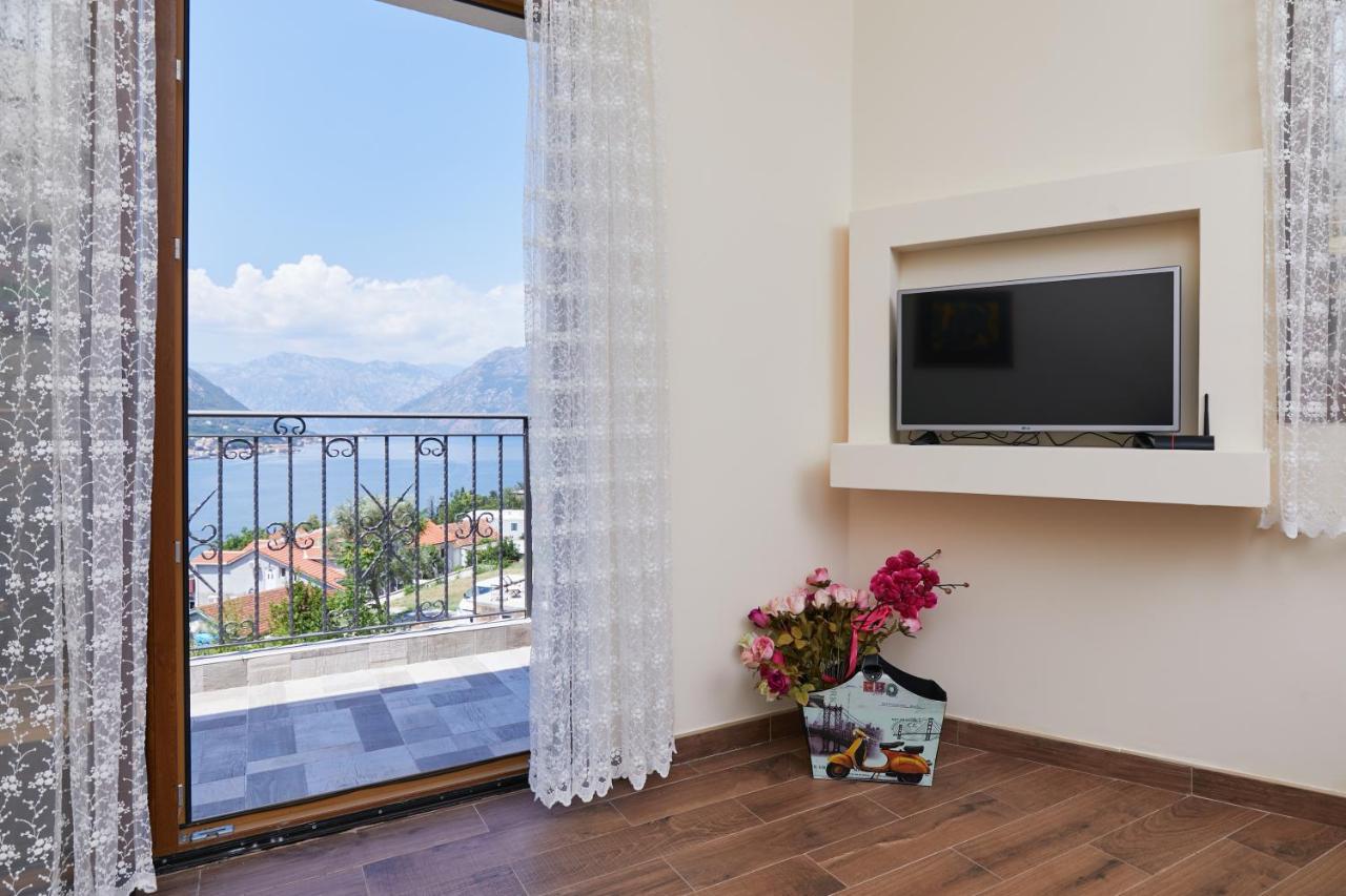 Our Sunset Apartments With Pool And Sea View Kotor Kültér fotó